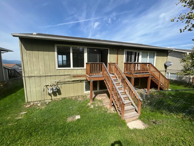 Building Photo - Foothills Duplex