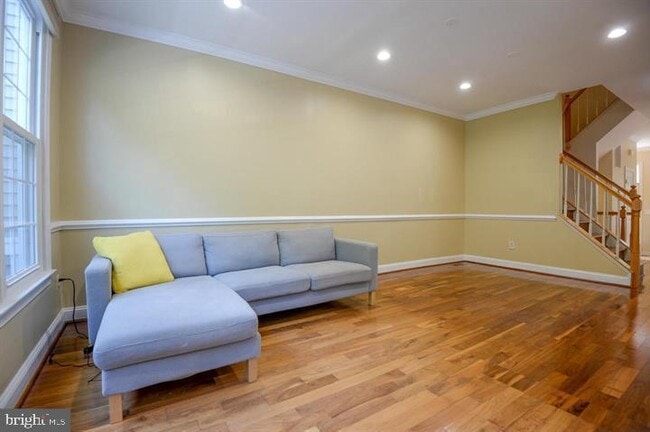 Building Photo - 9404 Regency Crest Dr