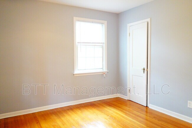 Building Photo - 8007 Garland Ave