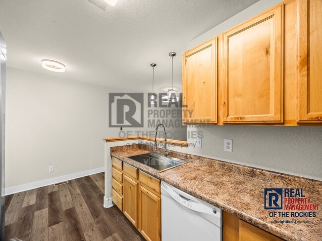 Building Photo - 632 Ebon Pica St