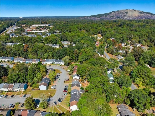 Building Photo - 5651 Wells Cir