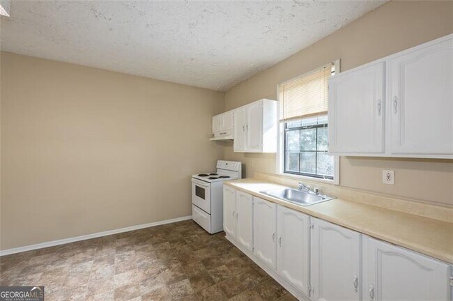 Building Photo - 3038 Courtney Dr