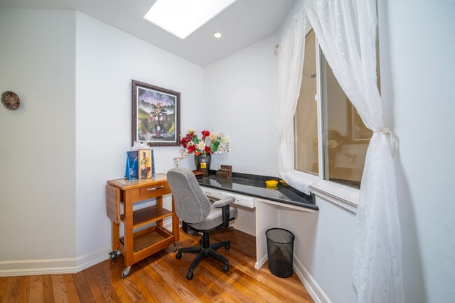 Building Photo - 837 Kai Hele Ku St