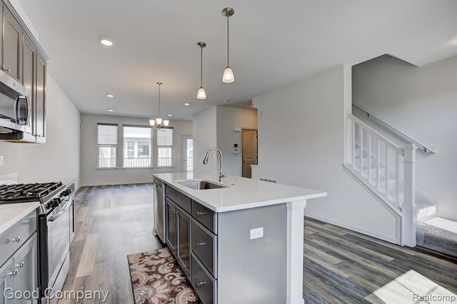 Building Photo - 2500 Normandy Rd