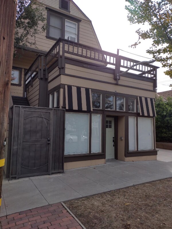 Building Photo - 1309 25th St