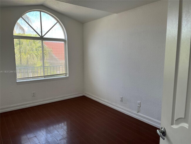 Building Photo - 10630 SW 157th Ct