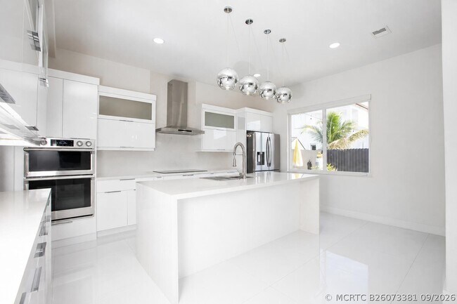 Building Photo - 8833 NW 178th St