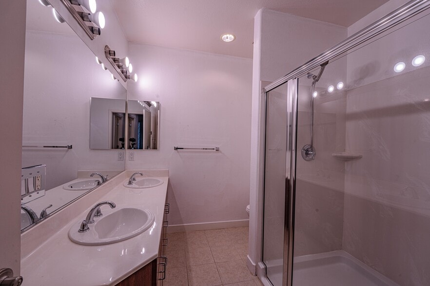 Building Photo - 5501 DeMarcus Blvd