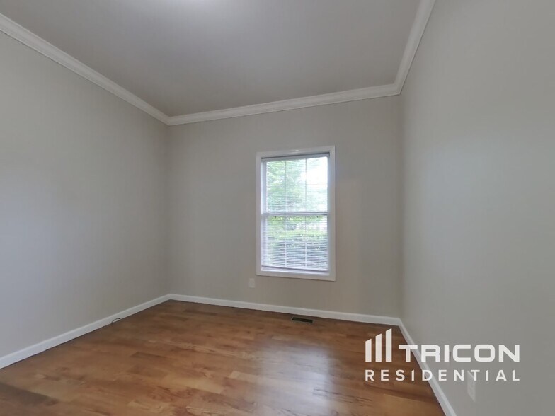 Building Photo - 3698 Autumn View Dr