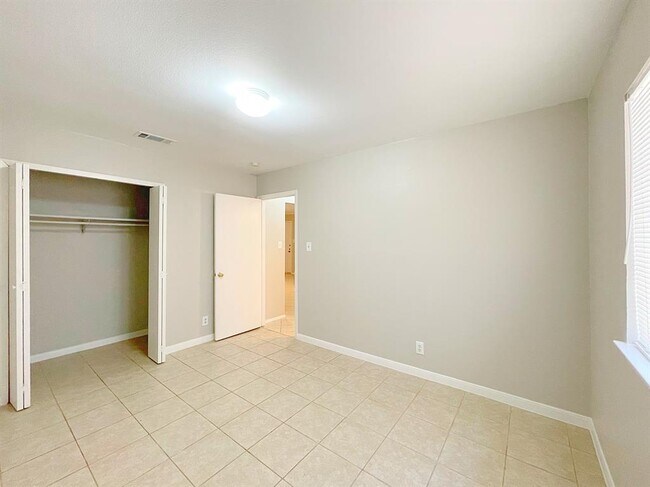 Building Photo - 11108 Blossom Bell Dr