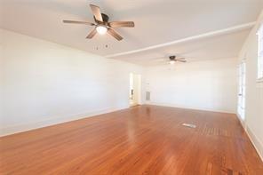 Building Photo - 307 S Crockett St