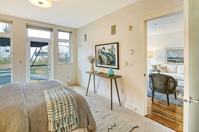 Building Photo - 2Bd/2Ba Seattle Condo