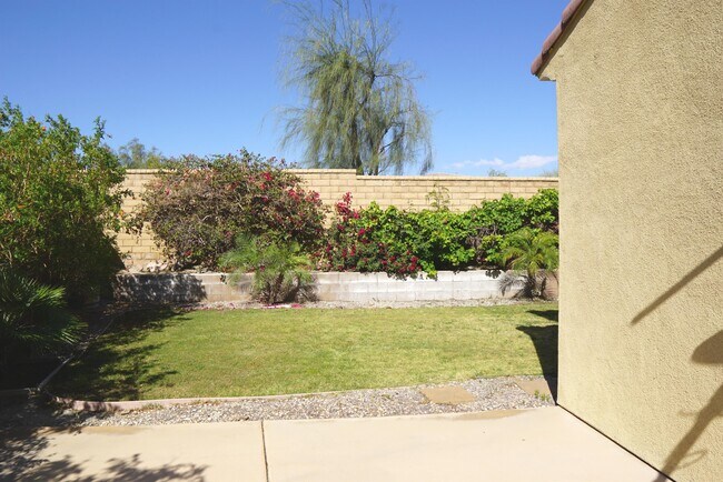 Building Photo - 35579 Domani Dr