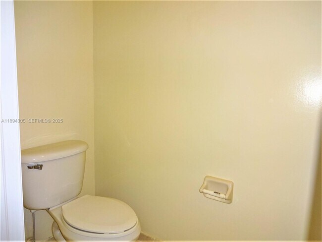 Building Photo - 174 NE 32nd Terrace