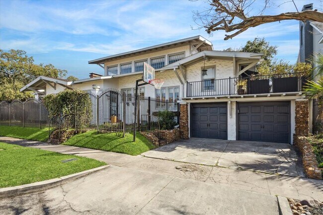 Building Photo - 3702 Audubon Pl