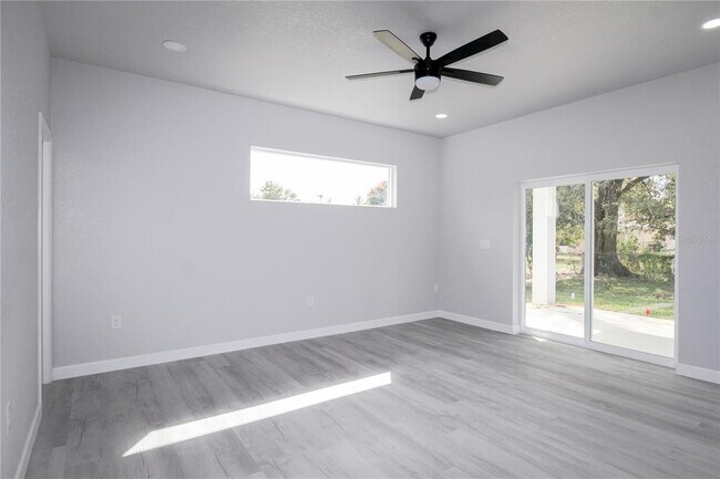 Building Photo - 769 Memorial Dr