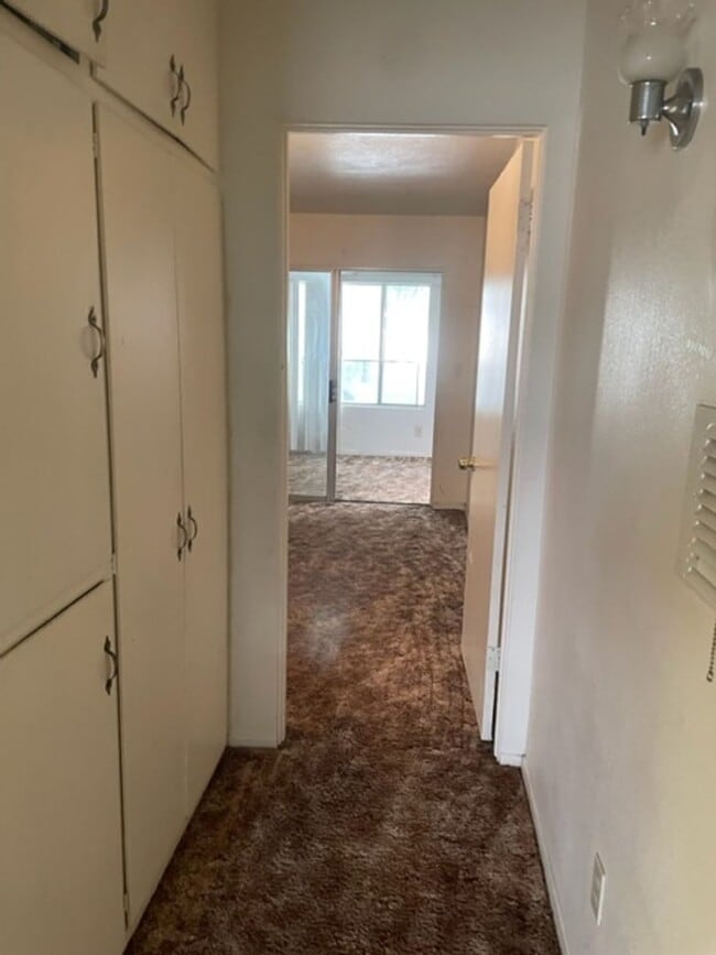 Building Photo - 2 BEDROOM 2 BATH (55+COMMUNITY)