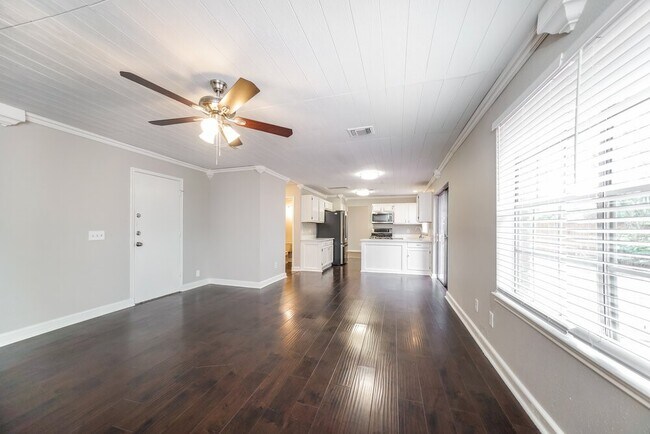 Building Photo - 9934 Totem Trail