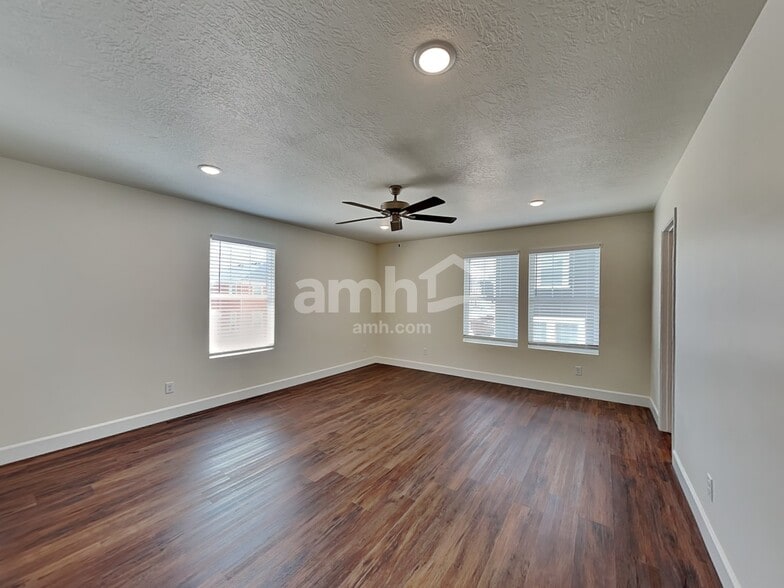 Building Photo - 6064 W Copper Hawk Dr