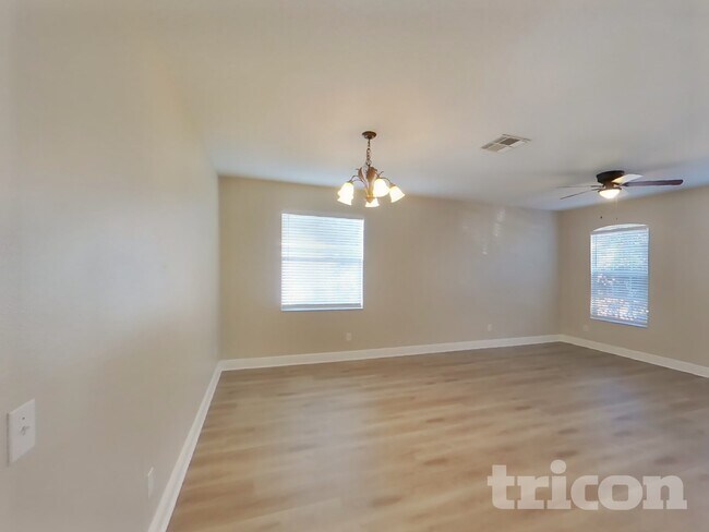 Building Photo - 8505 Pinetop Ridge Ln