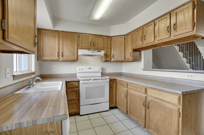 Building Photo - $2,300.00, stunning 2-bedroom, 2-bathroom ...
