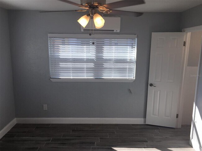 Building Photo - 214 12th Ave N