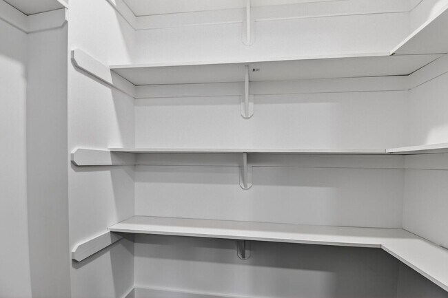 Building Photo - Spacious New Build in Quiet Silver Spring - Available Now
