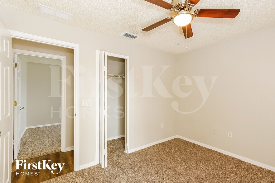 Building Photo - 2411 Dumas Dr