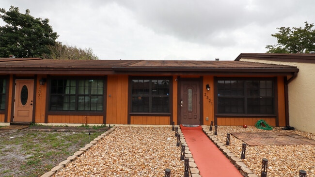 Building Photo - 2321 Plum Ct