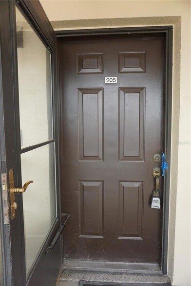 Building Photo - 103 1st St E