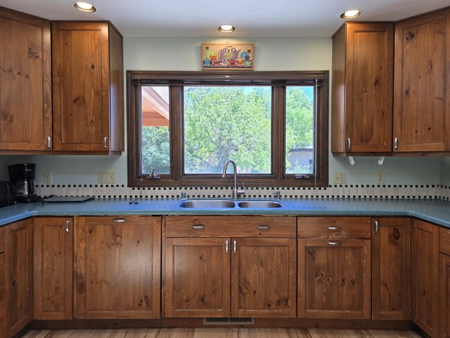Building Photo - Turnkey Barranca Mesa Cul-de-sac Home