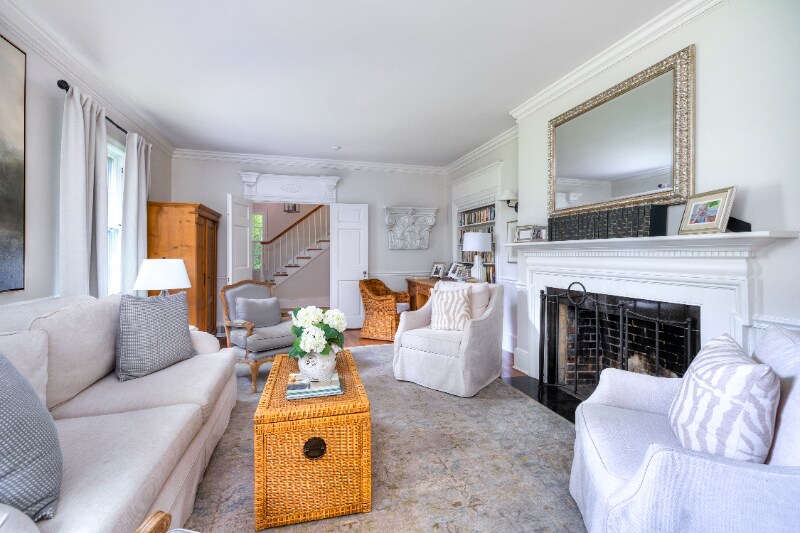 Building Photo - 13 Swan Lake Dr