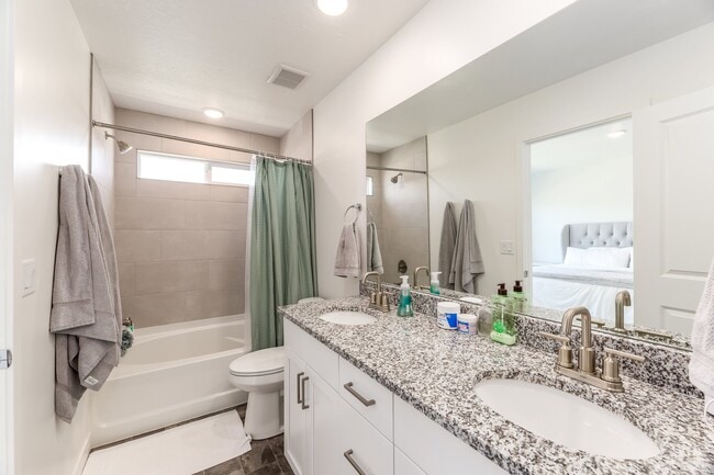 Building Photo - 12996 S Spook Gulch Ct