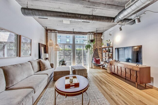 Building Photo - 110 N Peoria St