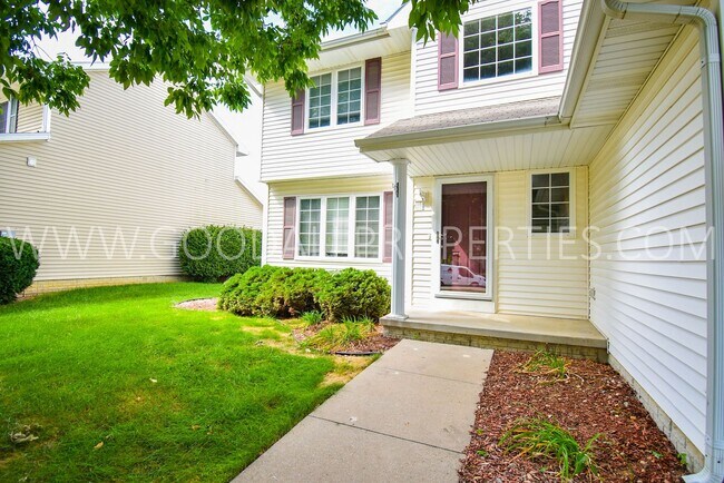 Building Photo - 3 Bedroom Home in West Des Moines