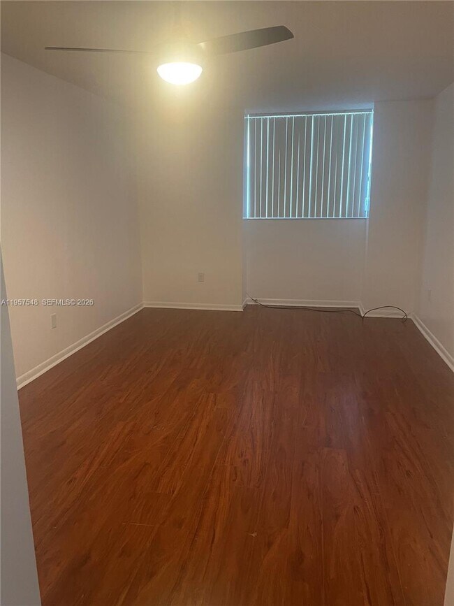 Building Photo - 10525 SW 112th Ave