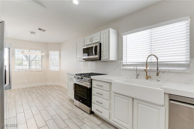 Building Photo - 2259 Smokey Sky Dr