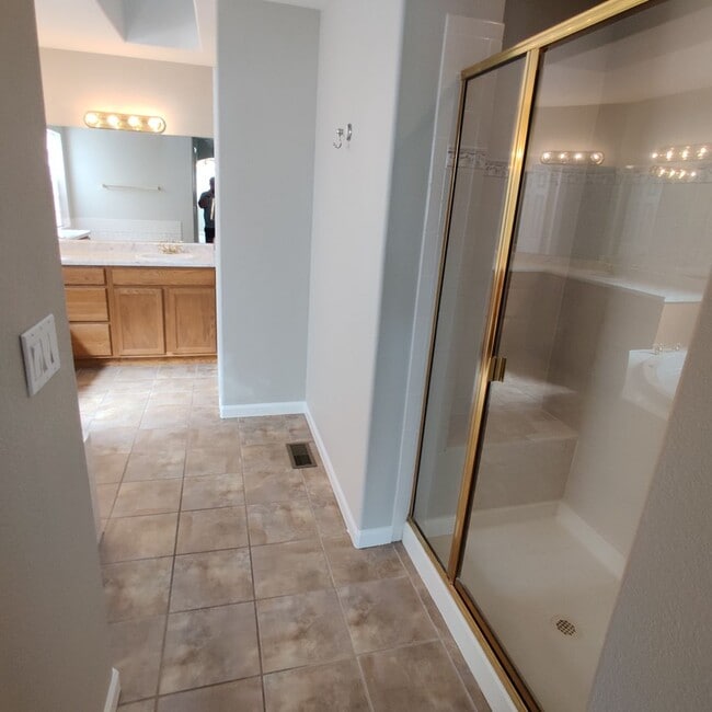 Building Photo - Beautiful 4 bedroom AND office patio home in established neighborhood in Monument!