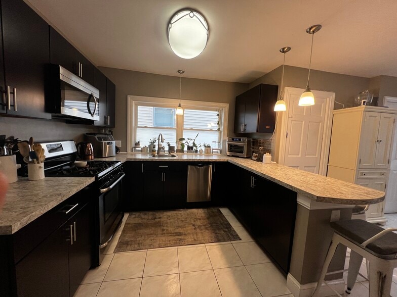 Kitchen - 81 Morton Ave