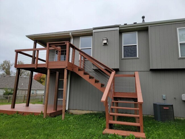 Building Photo - 2208 Thistle Cir
