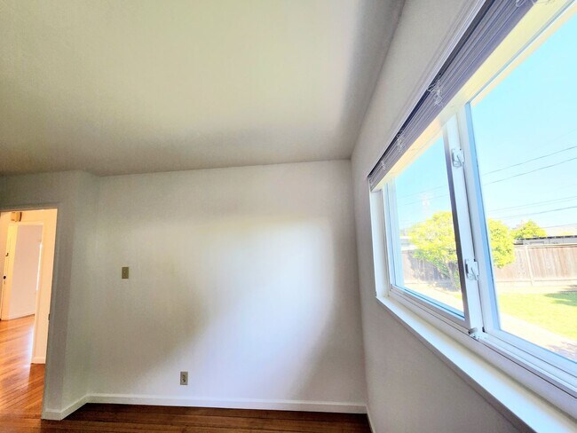 Building Photo - 3 bedroom home in San Mateo