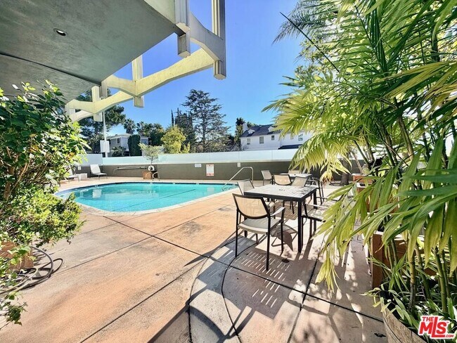 Building Photo - 5805 W 8th St