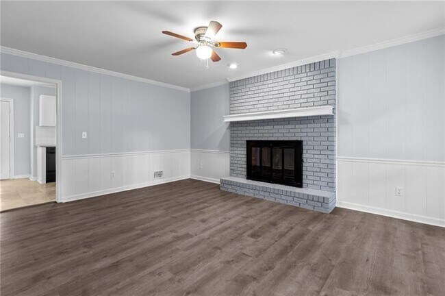 Building Photo - 4019 Shady Dr NW