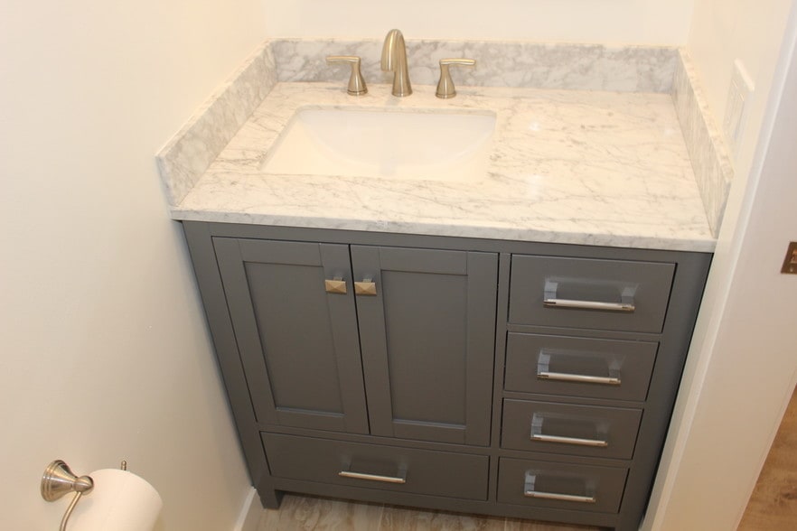 Bathroom - 9703 National Blvd