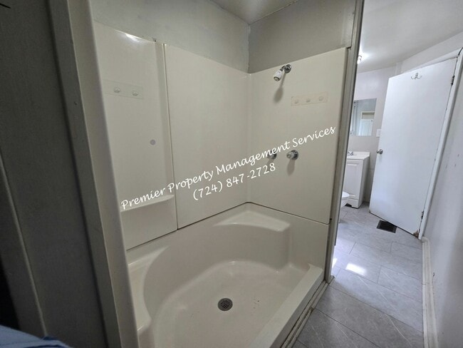 Building Photo - 766 Lathrop St