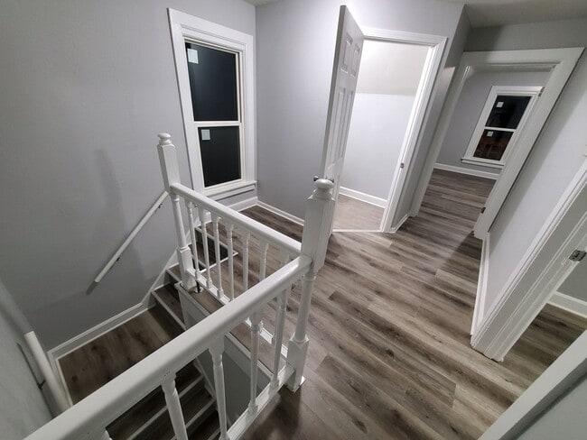 Building Photo - 164 N Lincoln Ave