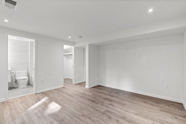 Building Photo - 3BR/4BA - Silver Spring Rambler on Quiet Cul-de-Sac Near Sligo Creek Park