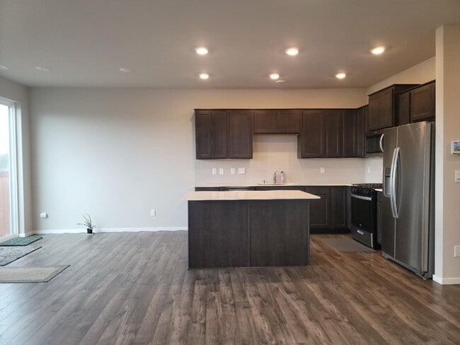 Building Photo - 6499 Randolph Dr NE