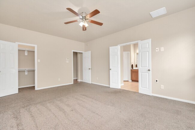 Building Photo - 25206 Hazel Ranch Dr