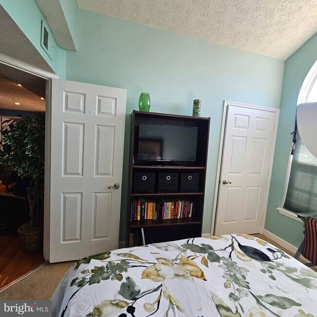 Building Photo - 6600 St Ignatius Dr